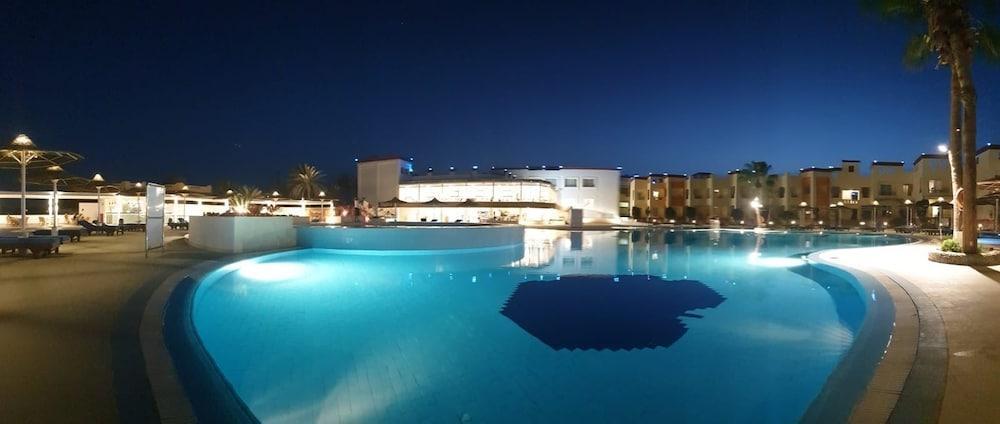 Blue Reef Red Sea Resort Марса-Алам Экстерьер фото